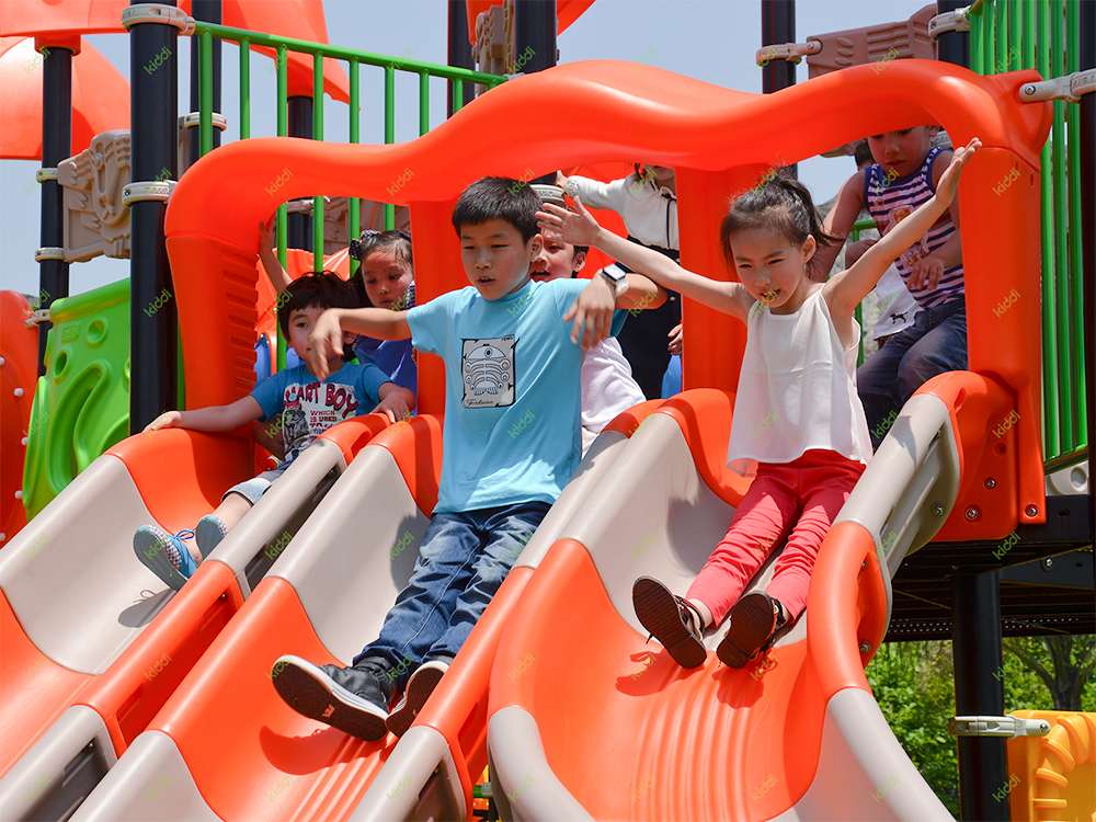 شريحة بلاستيكية مجزأة مصنوعة من قالب التناوب الألومنيوم